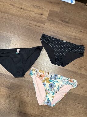 Women's Black, Polka Dot Black & Floral Bikini Bottoms - 3 Pack